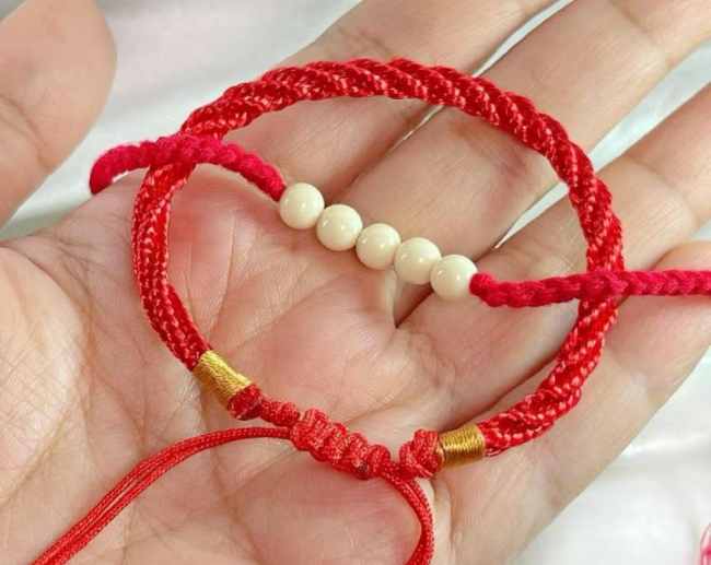 เครื่องรางสุดปัง-ด้ายแดง เครื่องรางสุดปัง-ด้ายแดง