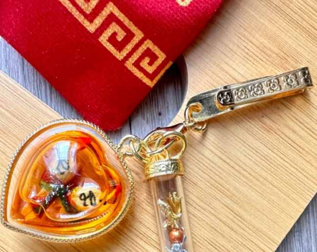 เครื่องรางสุดปัง-สาลิกาลิ้นทอง เครื่องรางสุดปัง-สาลิกาลิ้นทอง